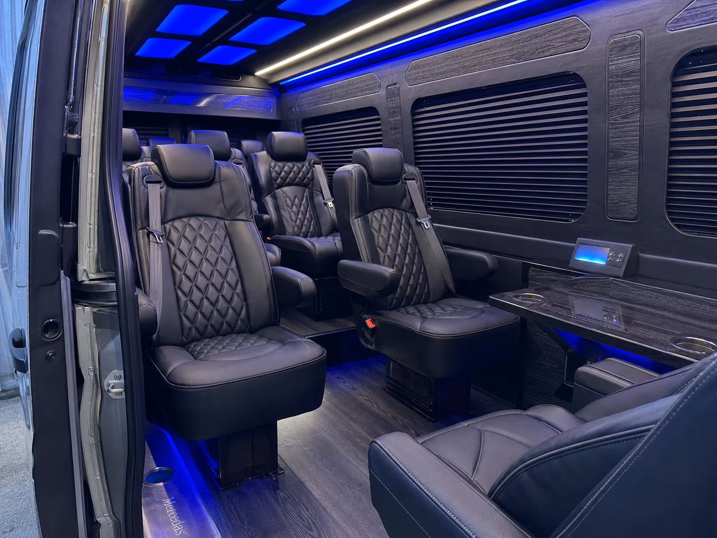 blog rent a bus to festival international de louisiane hero