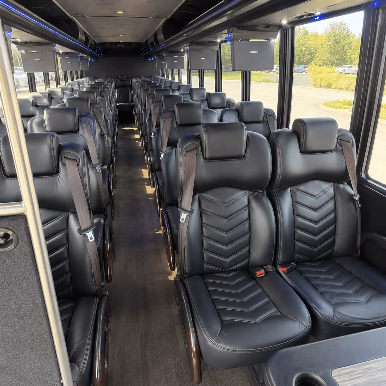 corporate airport transfer buses to lafayette regional airport lft