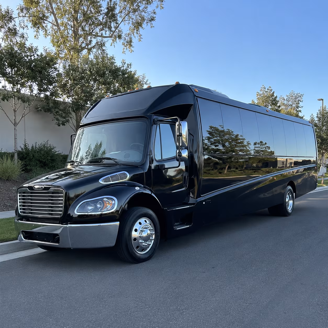 lafayette 18 passenger minibus