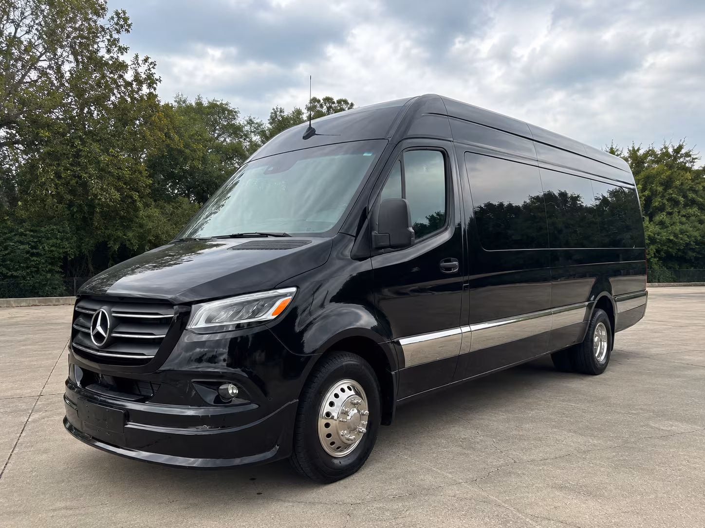 lafayette sprinter van with driver